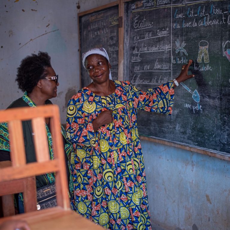 Déc 2022/ Visite d'une salle de classe des sourds-muets (CAESEDA)