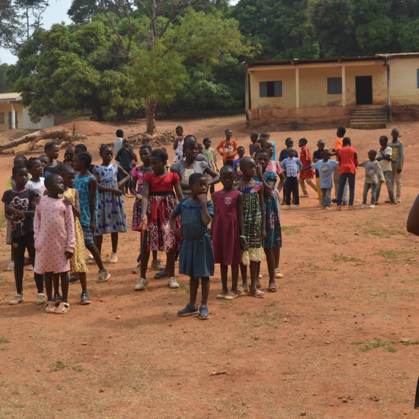 La cour de récré à l'école Elig-Zogo
